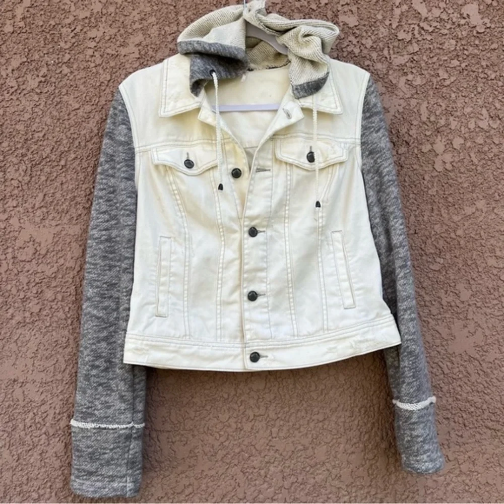 Free People distressed denim jacket with knit sleeves and hood - Size M - Picture 1 of 12